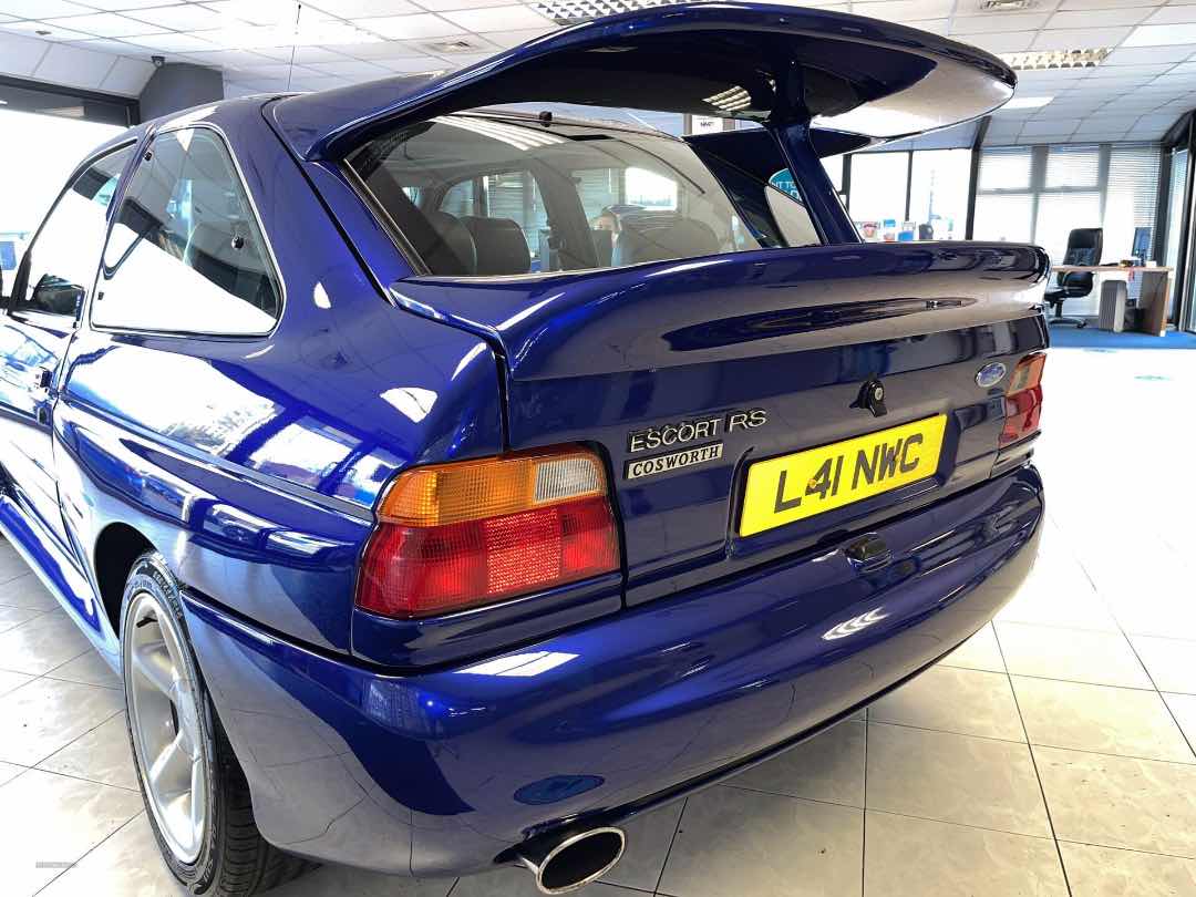 Jan 1994 Ford Escort RS Cosworth 2.0 Lux 3dr
