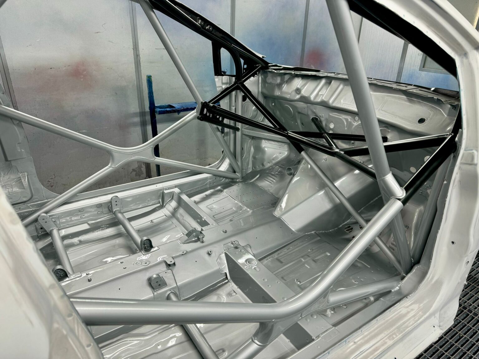Inside Fiesta R5 COMPLETE FORD FIESTA R5 SHELL PAINTED (WITH EXTERIOR PANELS) | C&M ...